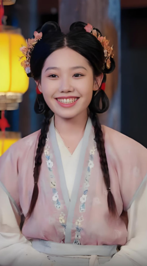 穿越后！我?guī)托∽孀谡衽d家族（穿越后我?guī)托∽孀谡衽d家族）(全集)
