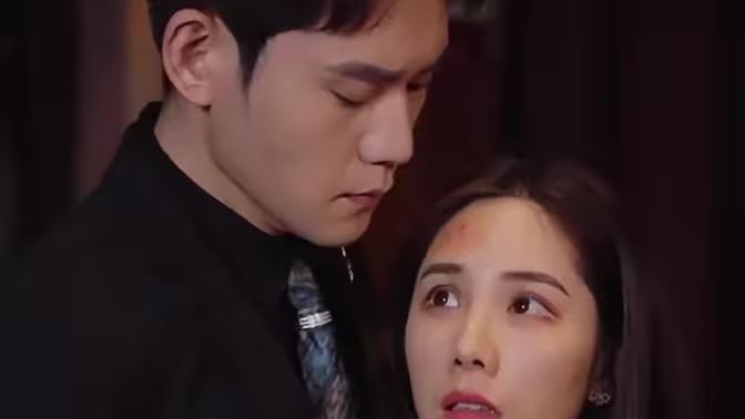 離婚后，她轉(zhuǎn)身嫁給了千億總裁(全集)